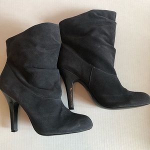 Steve Madden Size 11 Dark Gray Suede Boots